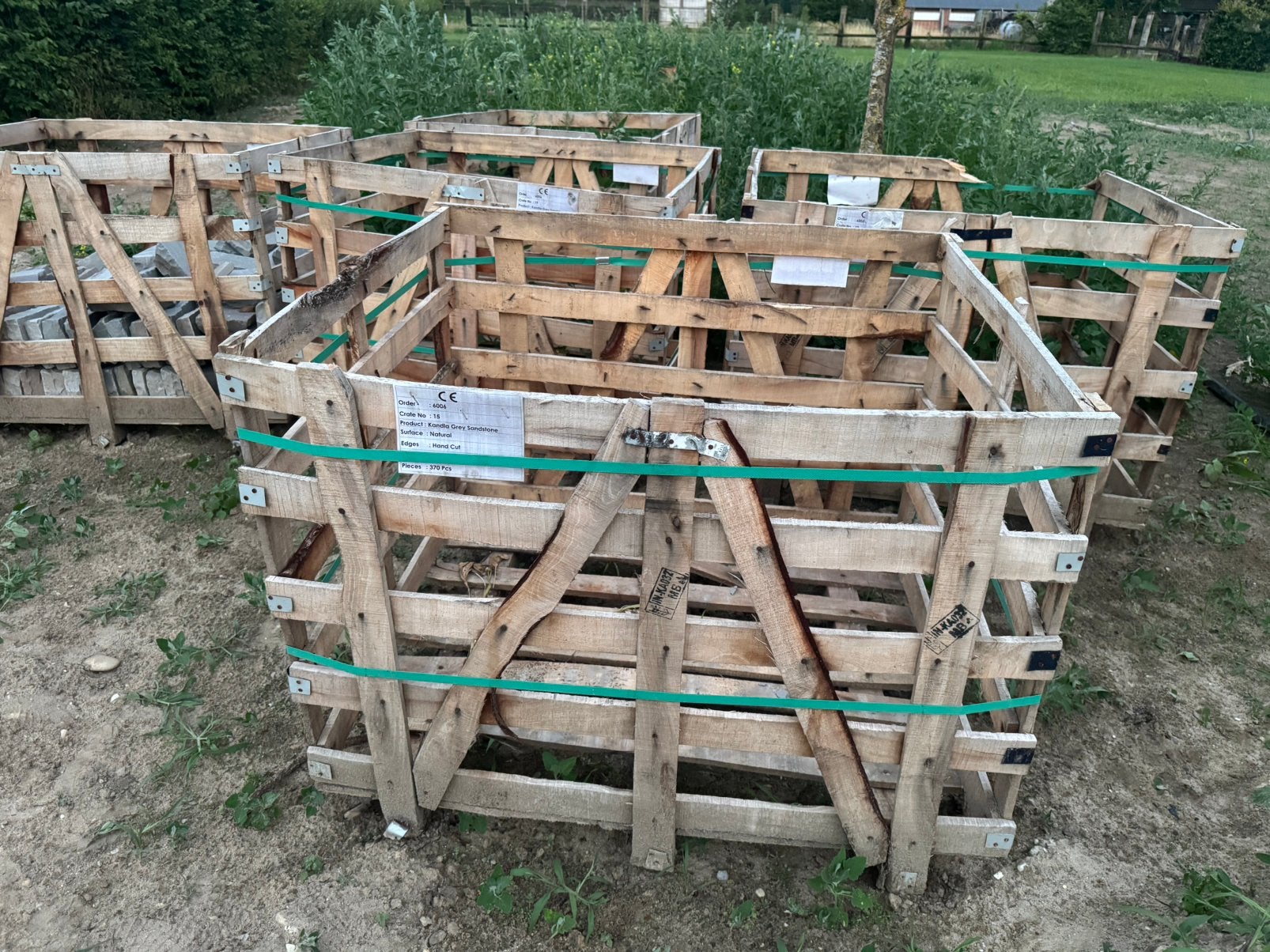 Stevige houten kisten van Kandla Grey zandsteen - Gratis, 3 à 6 m³, Enlèvement, Autres essences de bois