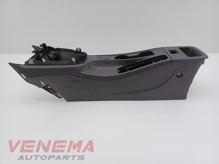 Middenconsoles van een Opel Astra, Gebruikt, -, -, Opel