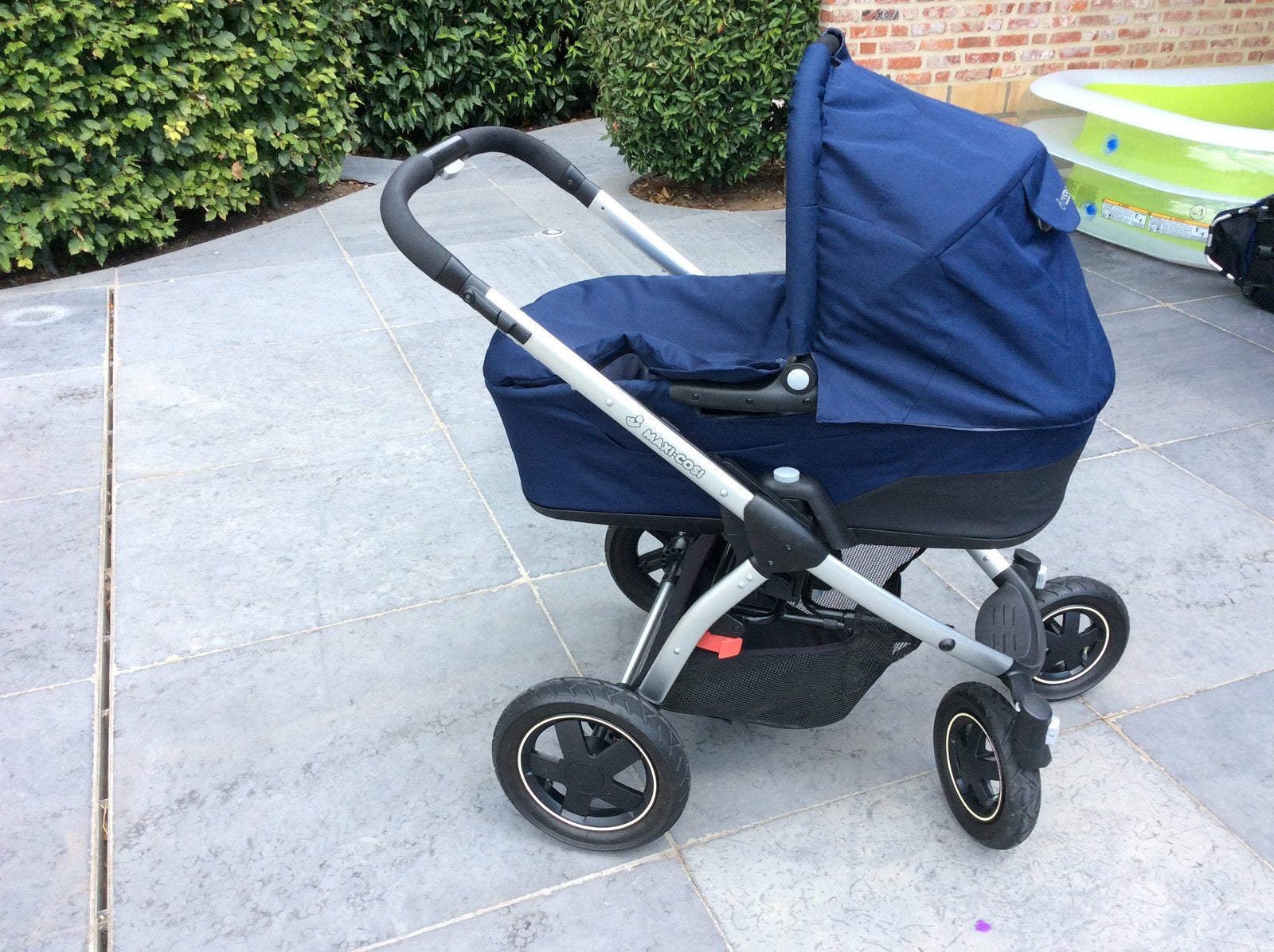 Maxi-Cosi Mura 4 complete set – donkerblauw – nette staat, Pneus, Enlèvement, Utilisé, Poussette