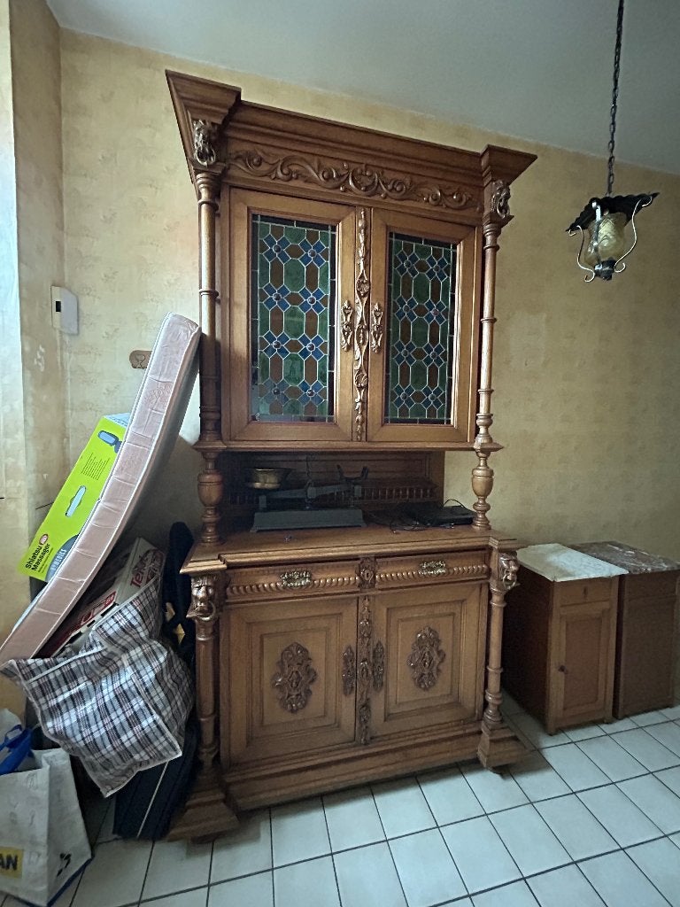 Meuble tête de lion, Enlèvement