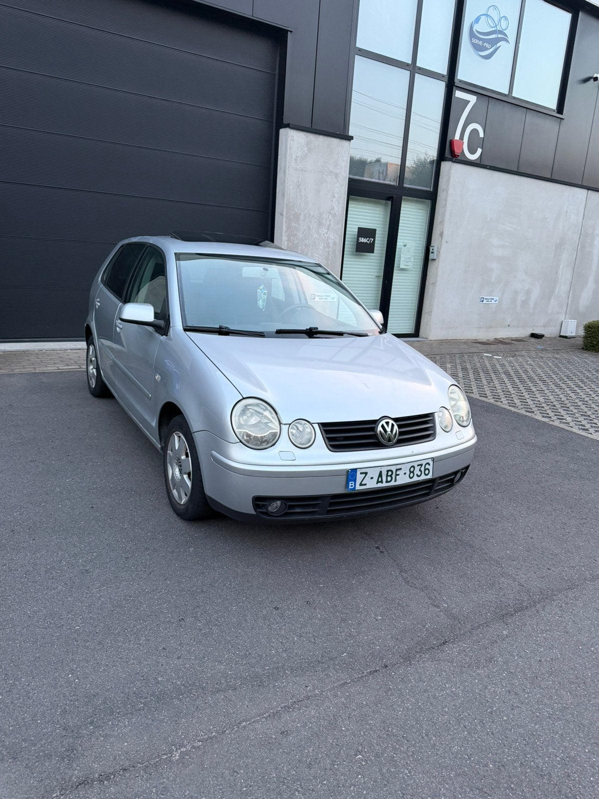 Polo IV- 1.4 essence- 167.000 km, Argent ou Gris, Achat, Entreprise, Boîte manuelle
