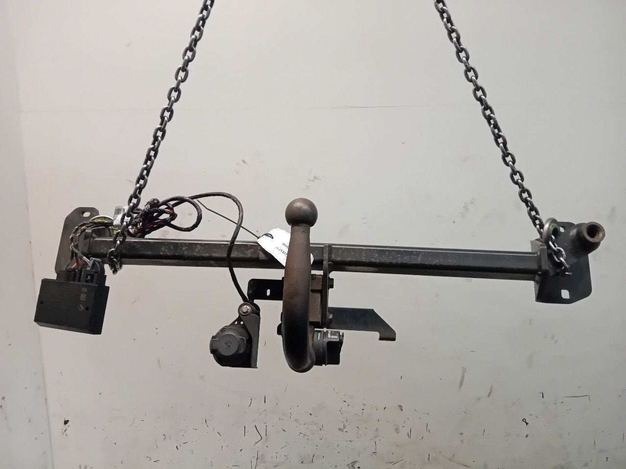Trekhaak BMW X1, Van der Ven Autorecycling B.V., Herkomst onderdeel bekend, Onderdelen@venauto.nl, Ettenseweg 76, 4706 PB Roosendaal, The Netherlands