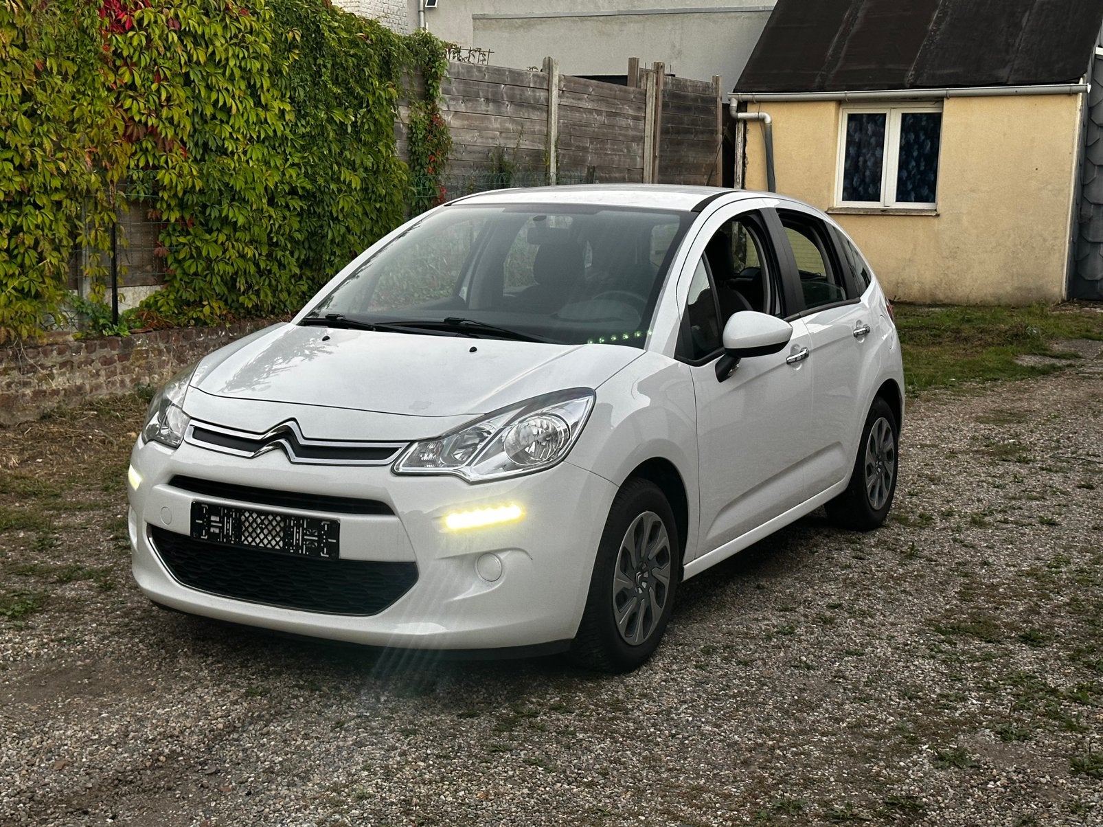 Citroen c3 1.2 benzine airco 2013 90000 km, Autos, Euro 5, Achat, Boîte manuelle, Noir