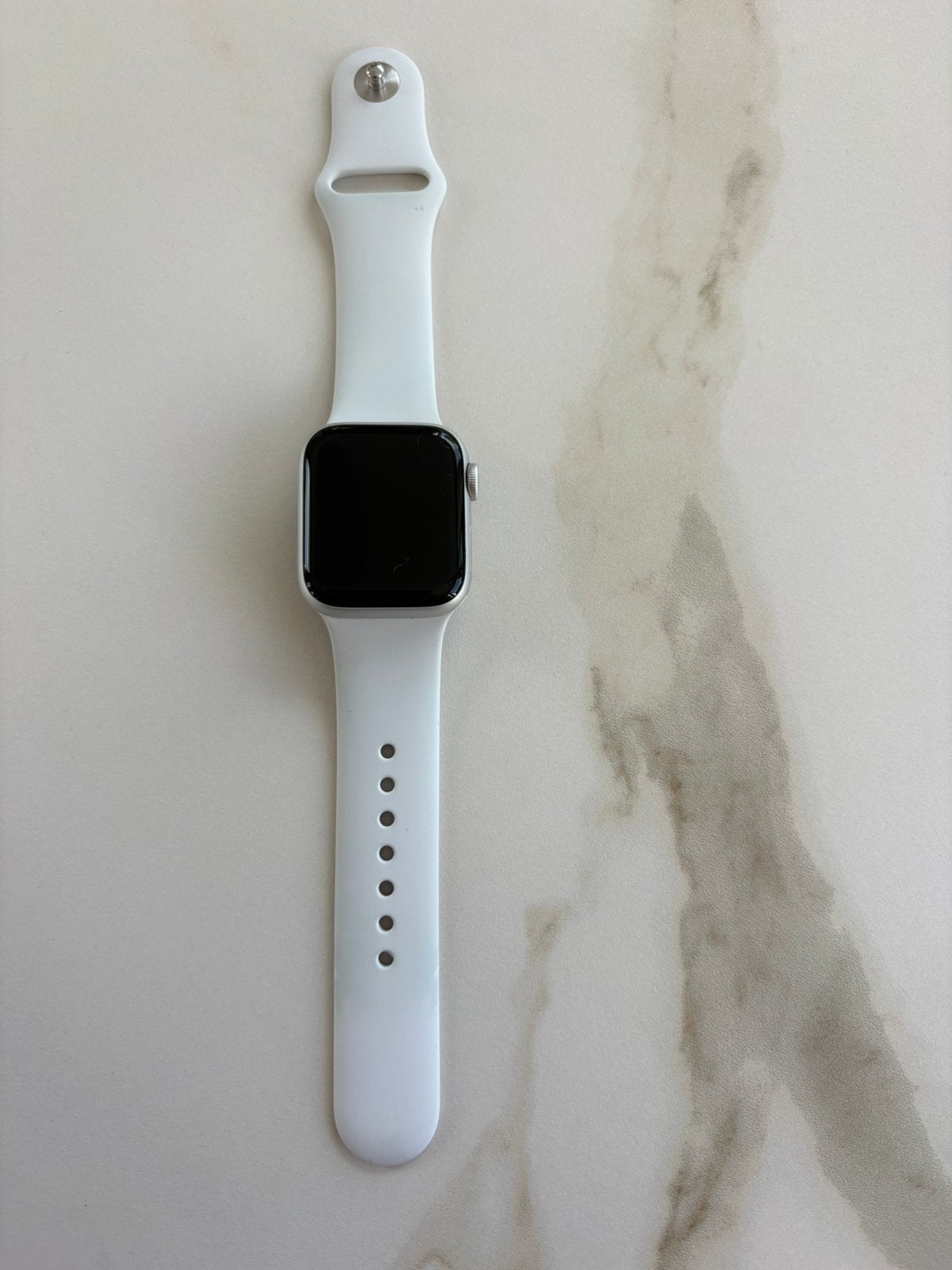 Montre Apple Watch SE - Siver aluminium et bracelet blanc, Enlèvement ou Envoi, Comme neuf, Blanc