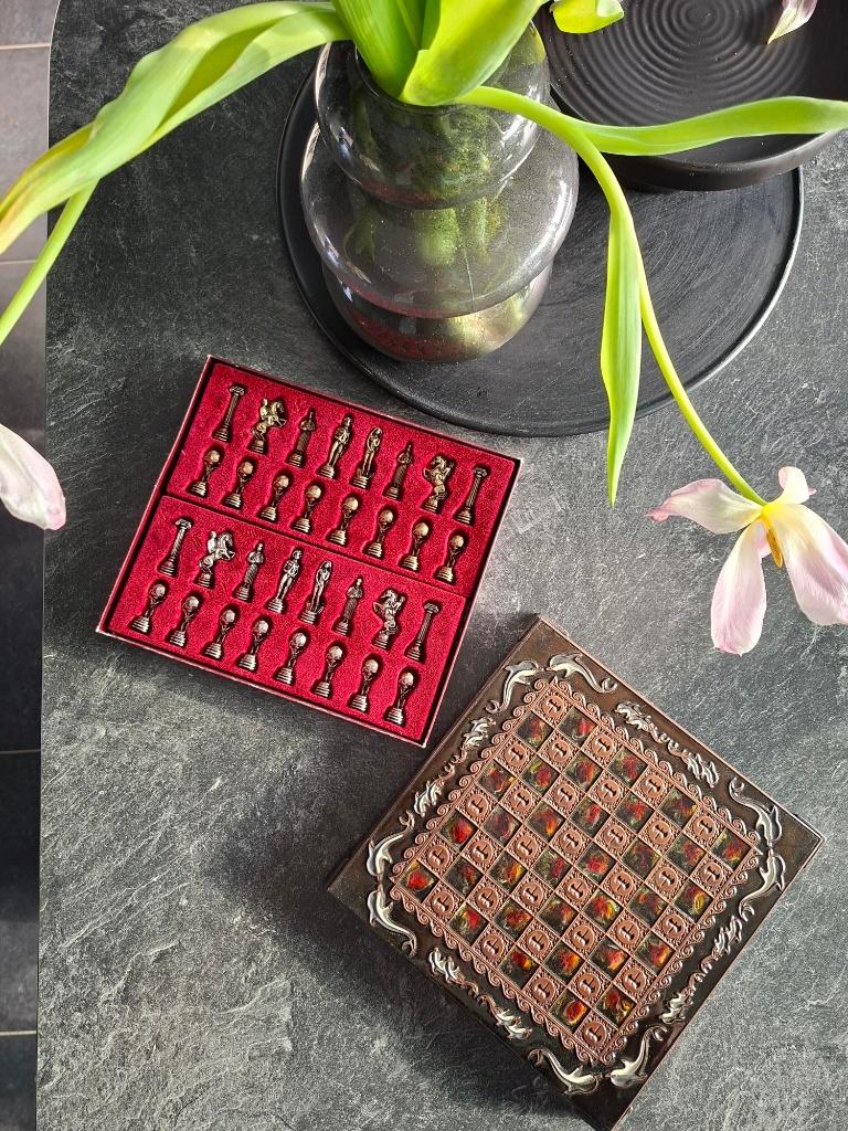 Échiquier de 20 x 20 cm avec de mythiques pions grecs., Enlèvement ou Envoi, Comme neuf, Jeu de voyage