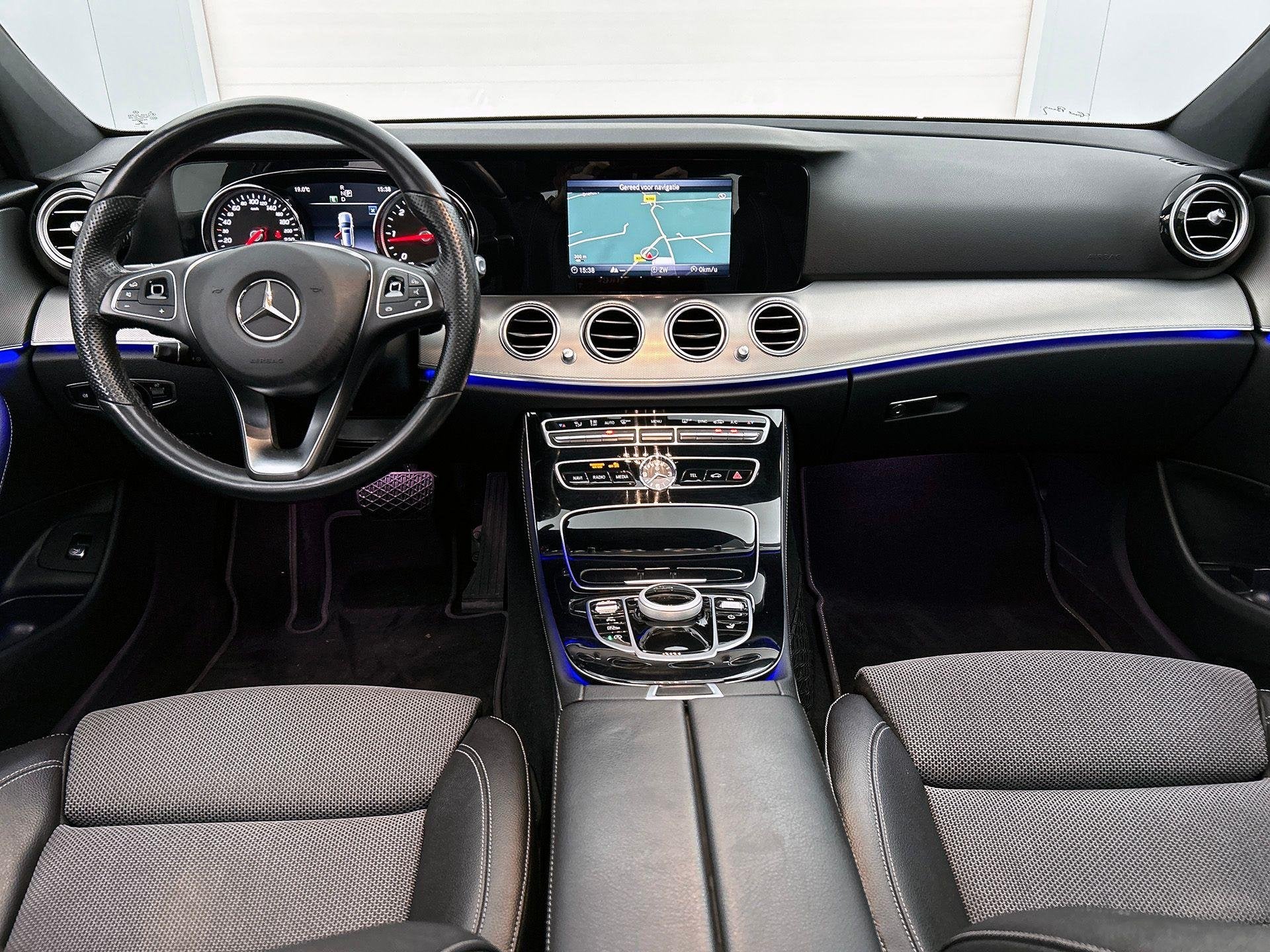 Mercedes-Benz E-Klasse 200 D Break Luxury Line Panoramisch D, Autos, Mercedes-Benz, Entreprise, 109 g/km, 5 portes, Automatique