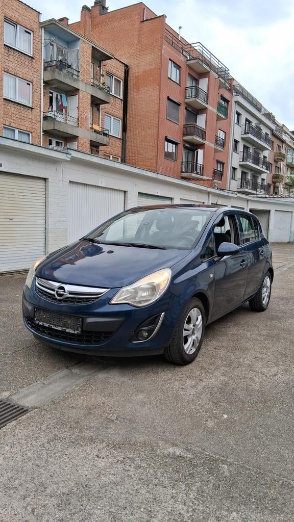 Opel corsa essence moteur 1.2 année 2011 erou 5 133000km, Autos, Opel, Achat, Boîte manuelle, Particulier, Corsa
