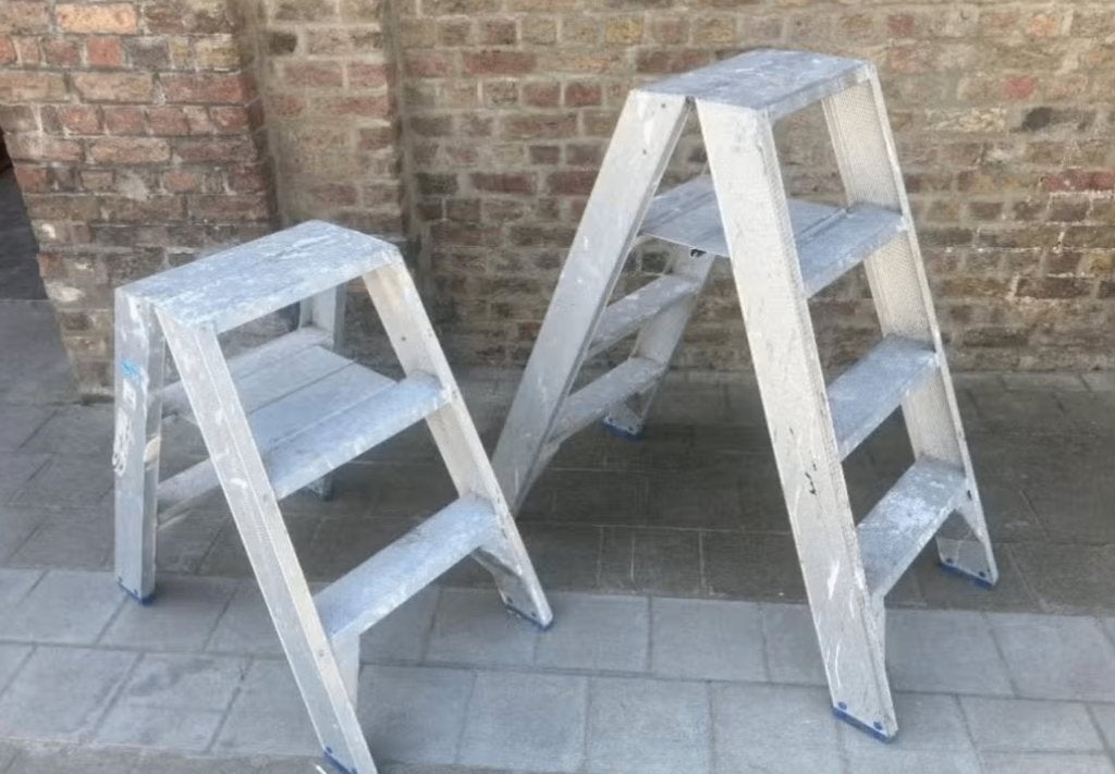 trapladder solide 2 stuks beschikbaar, Doe-het-zelf en Bouw, Ophalen, Gebruikt, Trap