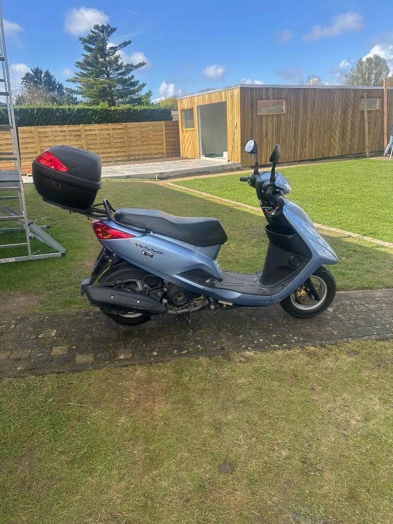 YAMAHA MBK 125 CC AVEC 9000 KM - ANNEE 2010, Occasion, Particulier, 1 cylindre, 125 cm³