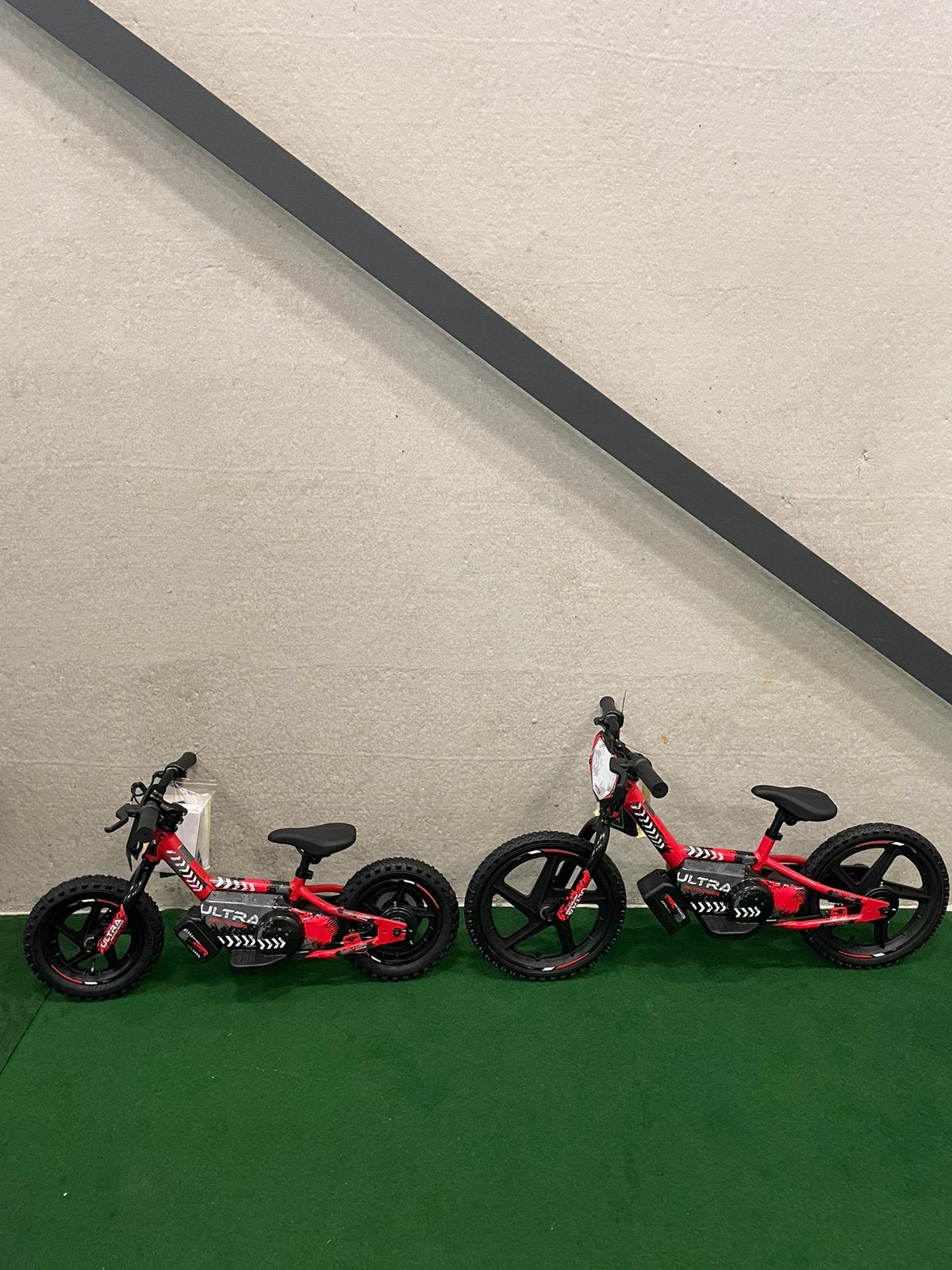 Nieuwe Ultra 12 inch elektrische loopfietsen voor kinderen, Ophalen, Nieuw, Loopfiets
