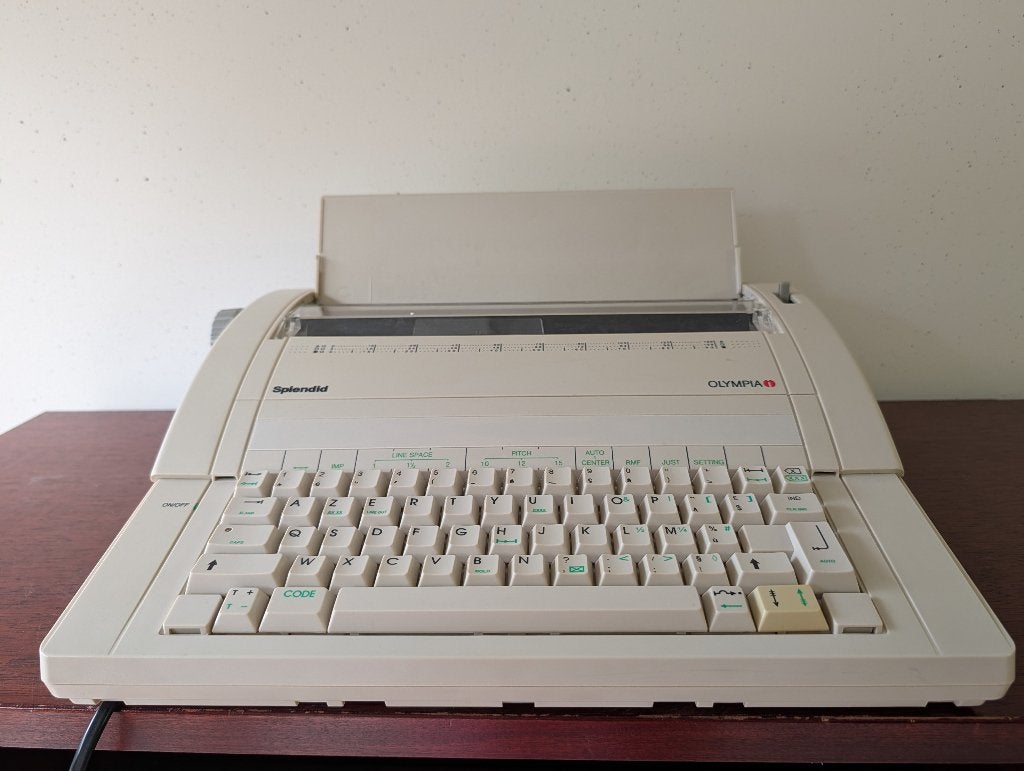 Elektrische typemachine Olympia, Ophalen, Zo goed als nieuw