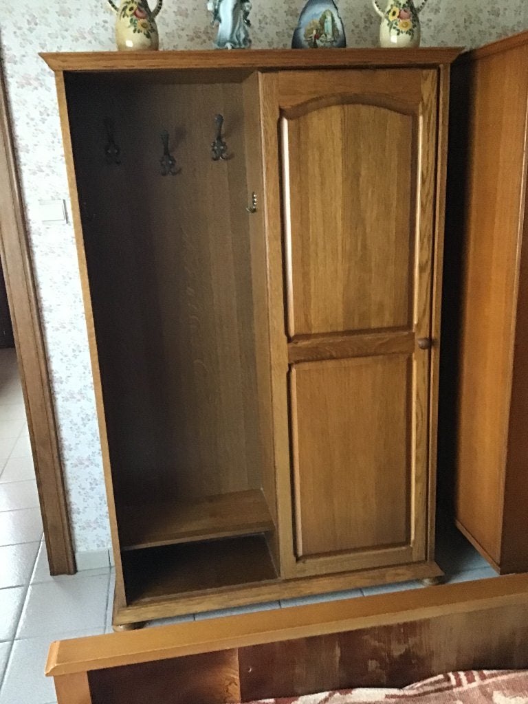 Houten vestiairekast met spiegel - zeer goede staat, Ophalen, Zo goed als nieuw