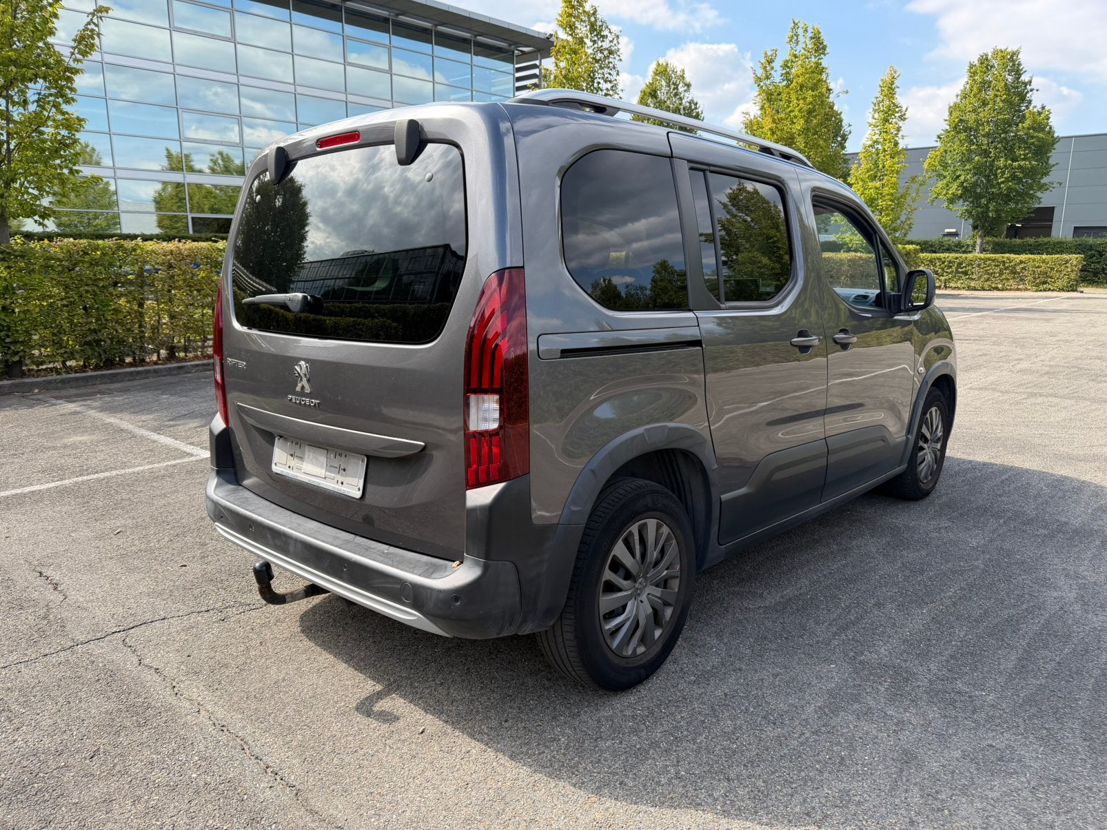 Peugeot Rifter 1.2 benzine / Euro 6, Autos, Argent ou Gris, Achat, Entreprise, Boîte manuelle