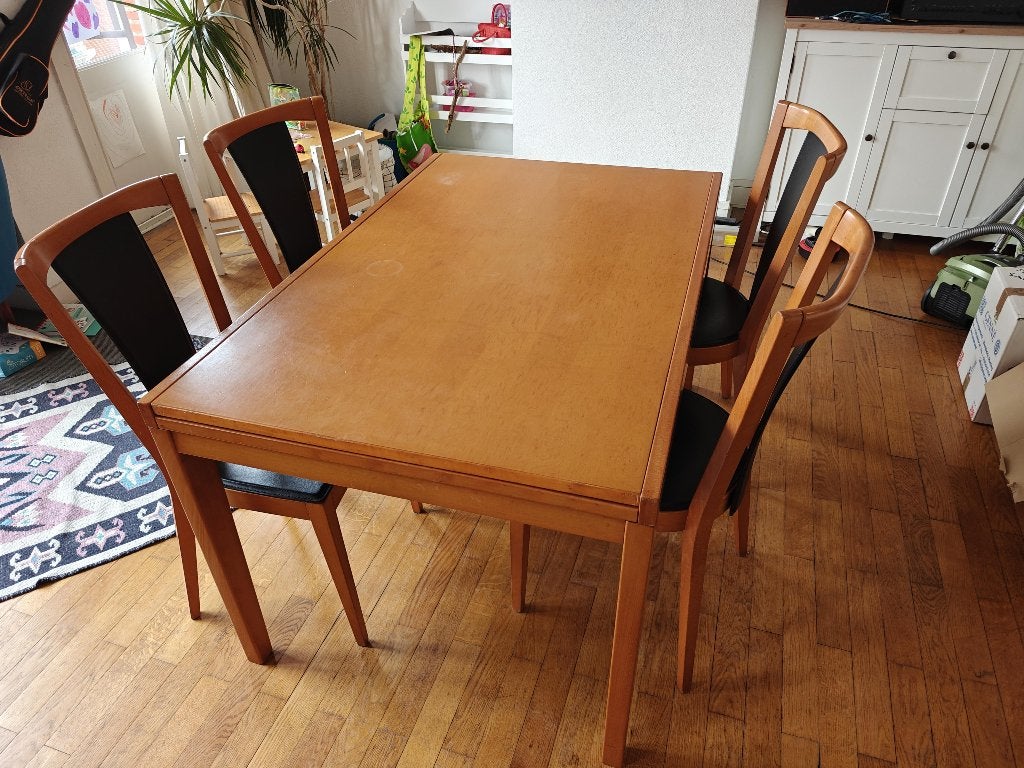 Table à manger + 4 chaises, 100 à 150 cm, Cinq personnes ou plus, 100 à 150 cm, Enlèvement