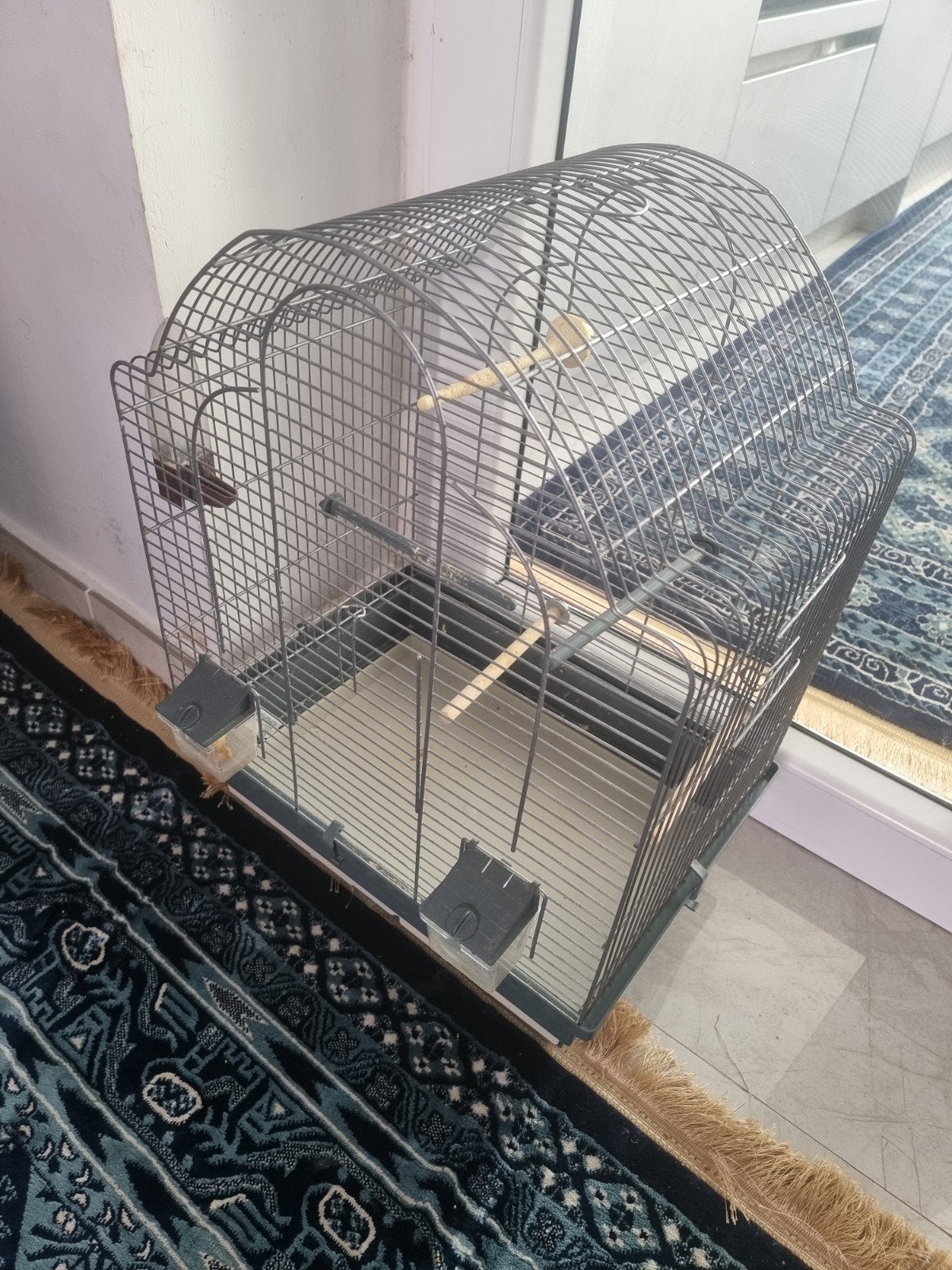 Cage, Enlèvement