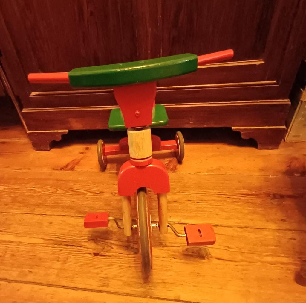 Houten driewieler rood en groen, Fietsen en Brommers, Ophalen, Zo goed als nieuw
