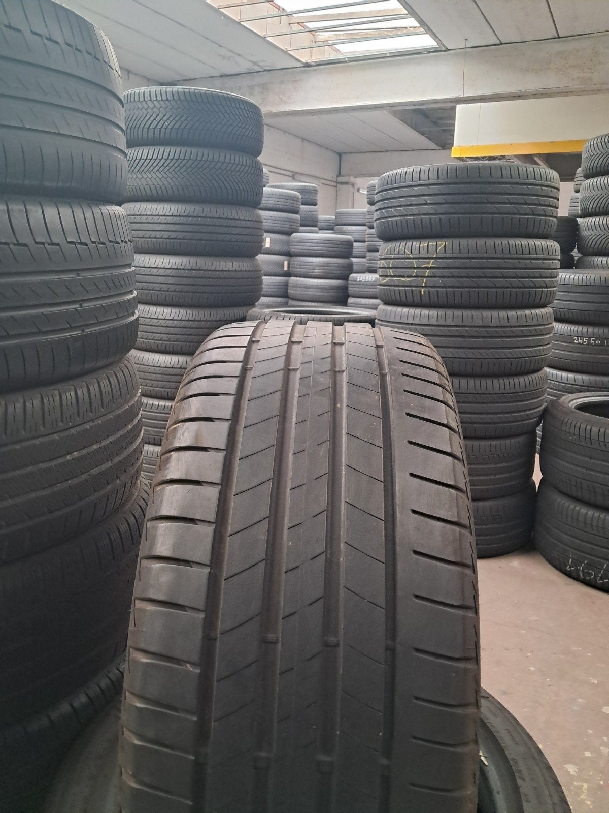27540r20 275 40 r20 275/40/20 BRIDGESTONE avec montage, Enlèvement ou Envoi