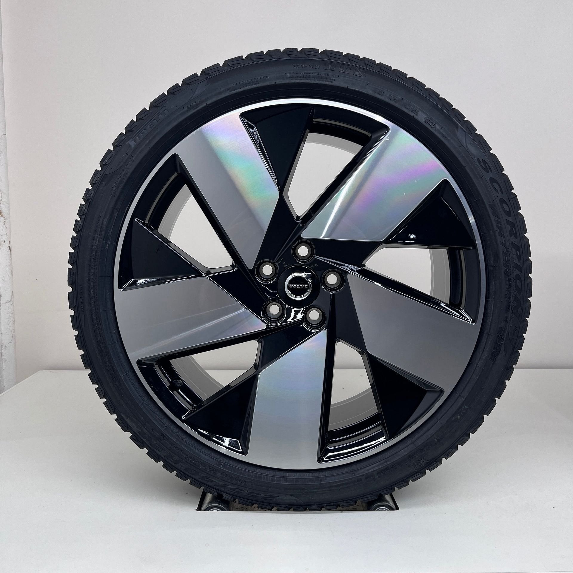 Volvo EX40 - 20 inch - winterbanden NIEUW, 255 mm, Banden en Velgen, Nieuw, Personenwagen