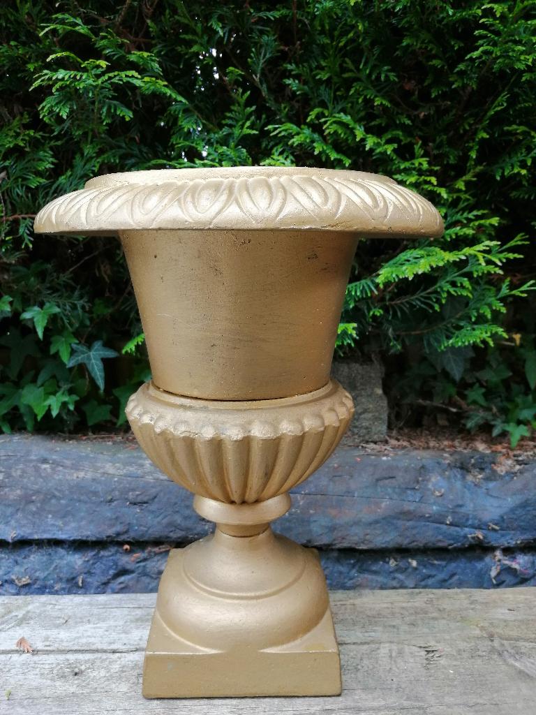 Vase Médicis doré pour décoration intérieure ou extérieure, Enlèvement, Comme neuf
