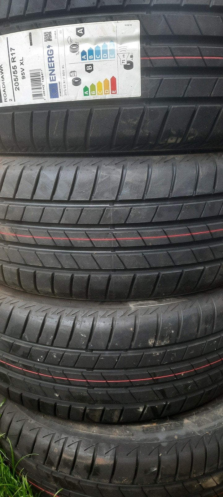 A vendre 4 pneu neuf, Pneu(s)