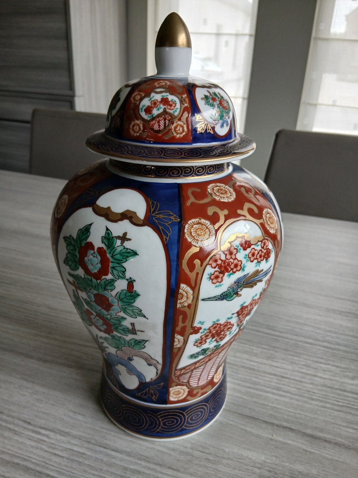 Gold Imari gemberpot van Japans porselein met deksel, Ophalen
