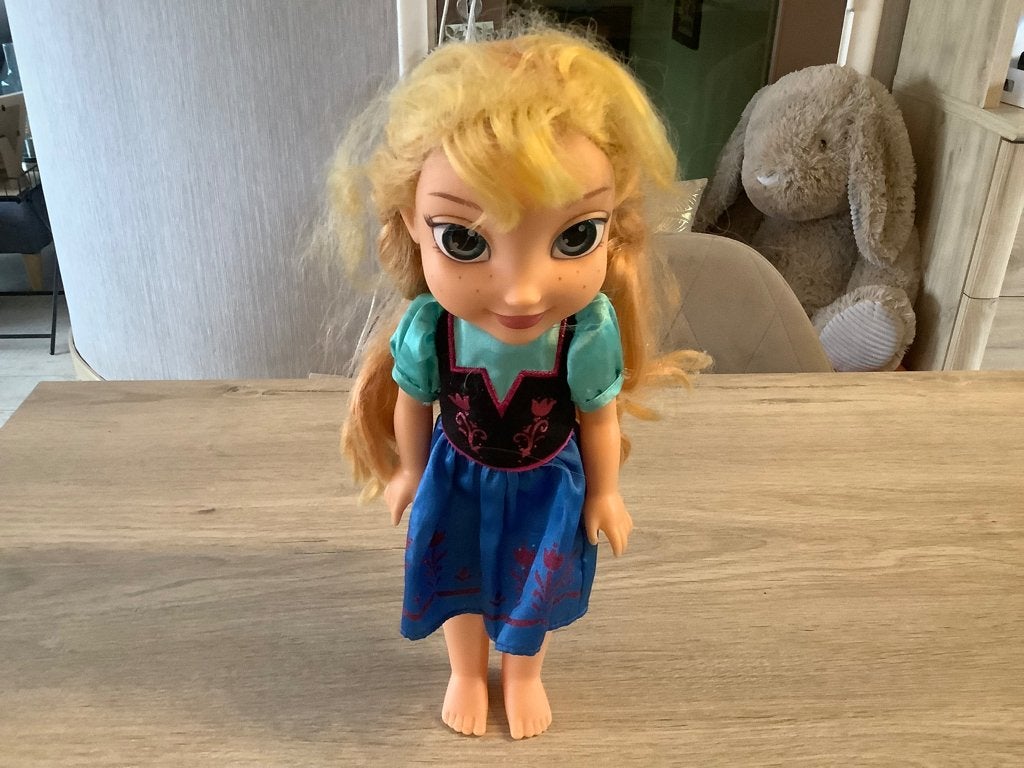 Poupée Disney La Reine des neiges Anna (32 cm), Enfants & Bébés, Jouets | Poupées, Enlèvement ou Envoi, Utilisé, Autres types