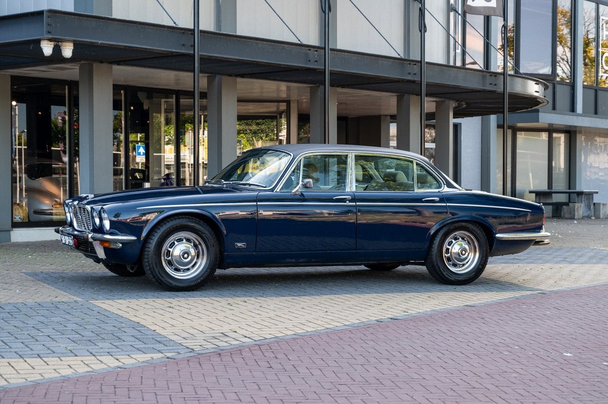 Jaguar XJ 5.3 V12 (bj 1976, automaat), Auto's, 4 deurs, Gebruikt, 12 cilinders, Blauw