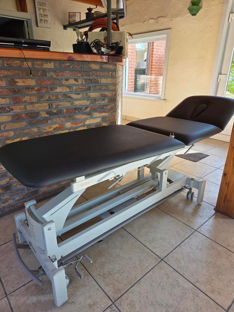 Gymna Trioplus Elektrische Behandeltafel, Sport en Fitness, Massageproducten, Ophalen