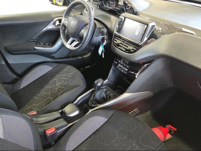 Peugeot 2008 Style 1.2i 82pk - GPS - Carplay - PDC - Cruise, Euro 6, 1199 cc, Handgeschakeld, 5 deurs