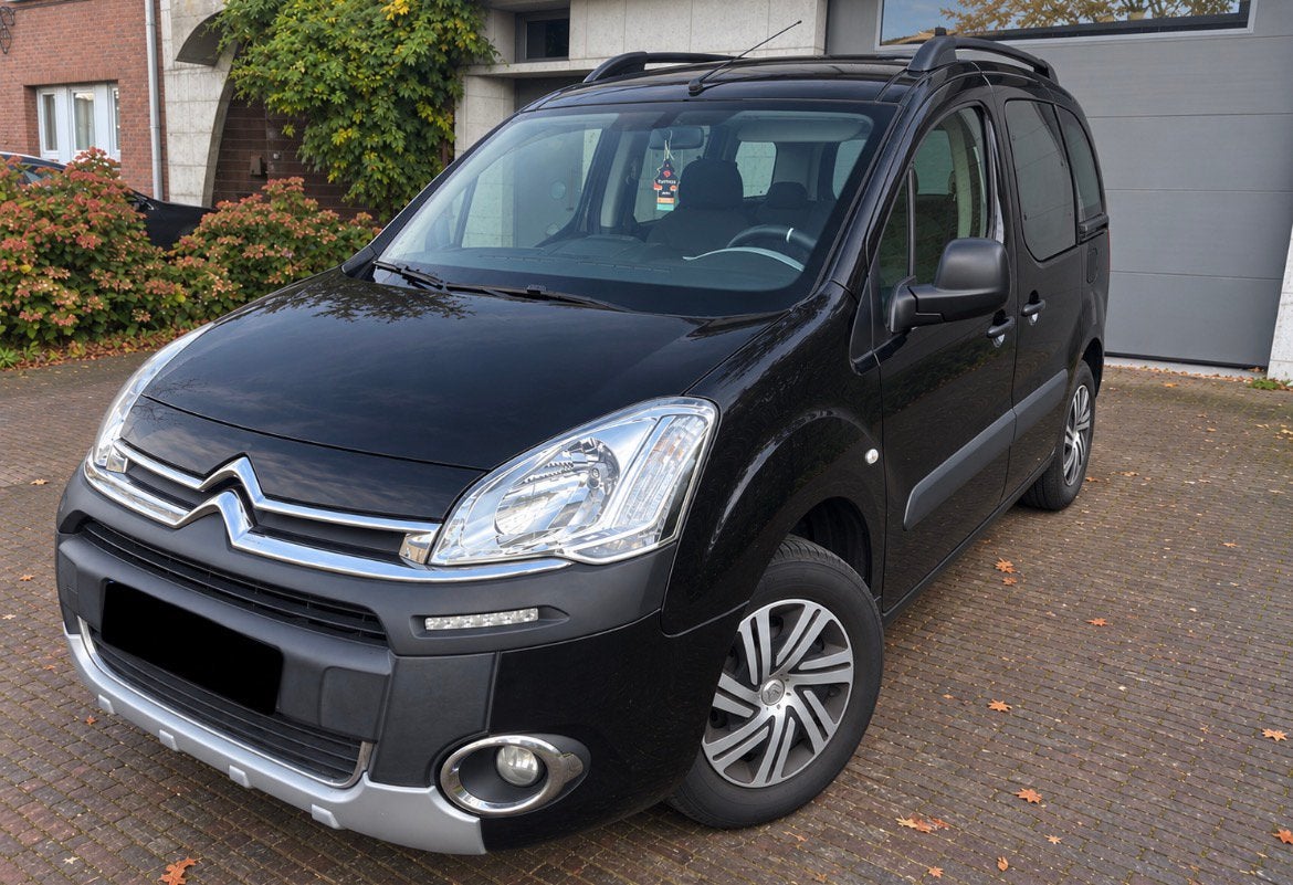 CITROËN BERLINGO 1.6HDI/NEW MODEL/165.000 KM/LED…/ETAT NEUF, Autos, Euro 5, Achat, Ordinateur de bord, Boîte manuelle