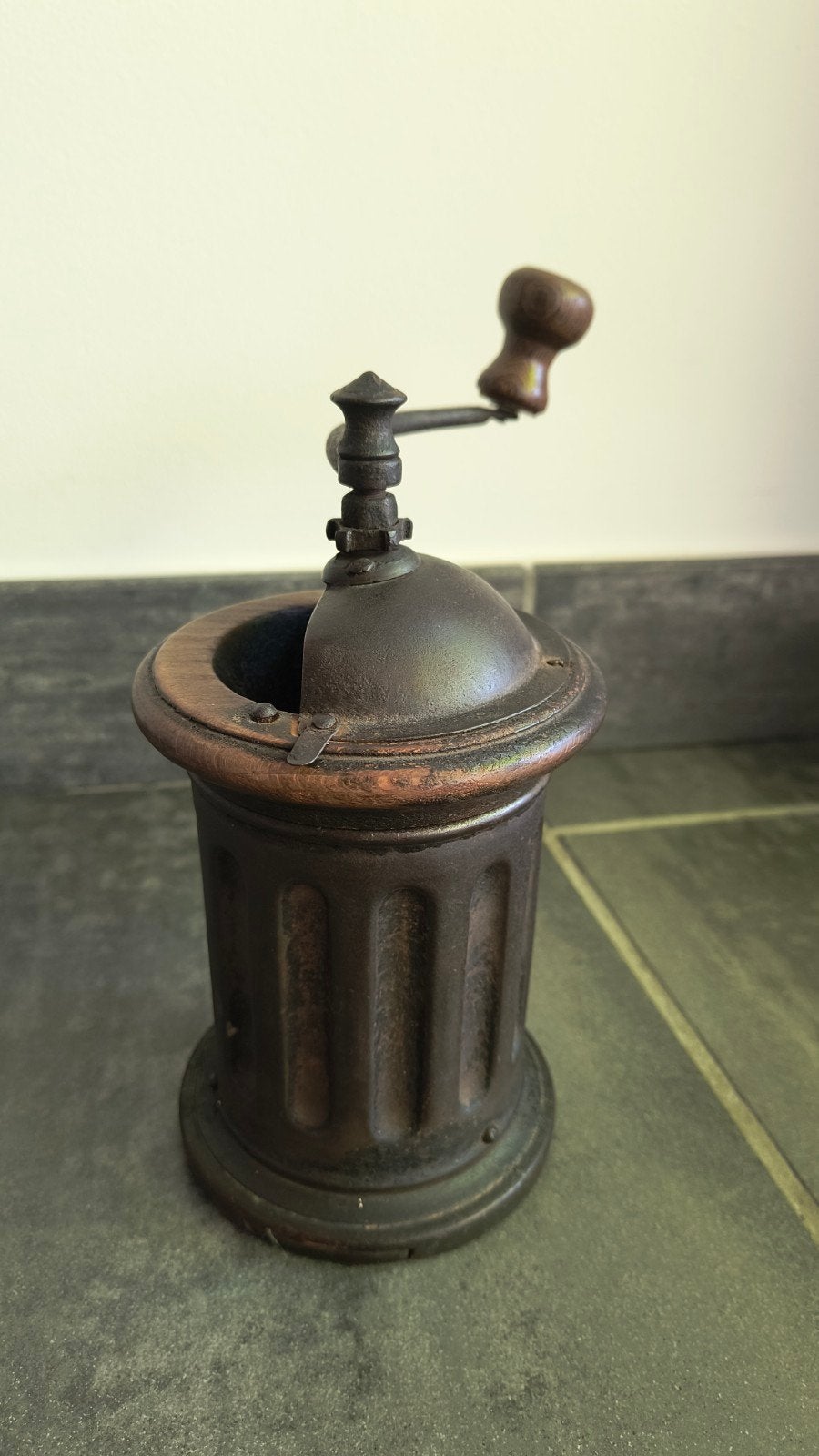 Peugeot koffiemolen G2, Antiquités & Art, Antiquités | Ustensiles de cuisine, Enlèvement ou Envoi