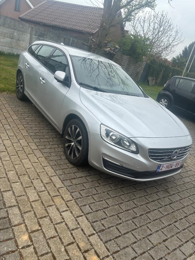 Volvo V60 - D3- 2017- topstaat!, Autos, Volvo, Cuir, Argent ou Gris, Achat, Euro 6