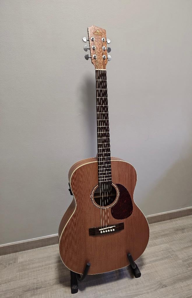 Gitaar Hora Jumbo -transakoestisch GGP 05, Musique & Instruments, Instruments à corde | Guitares | Électriques, Neuf, Solid body