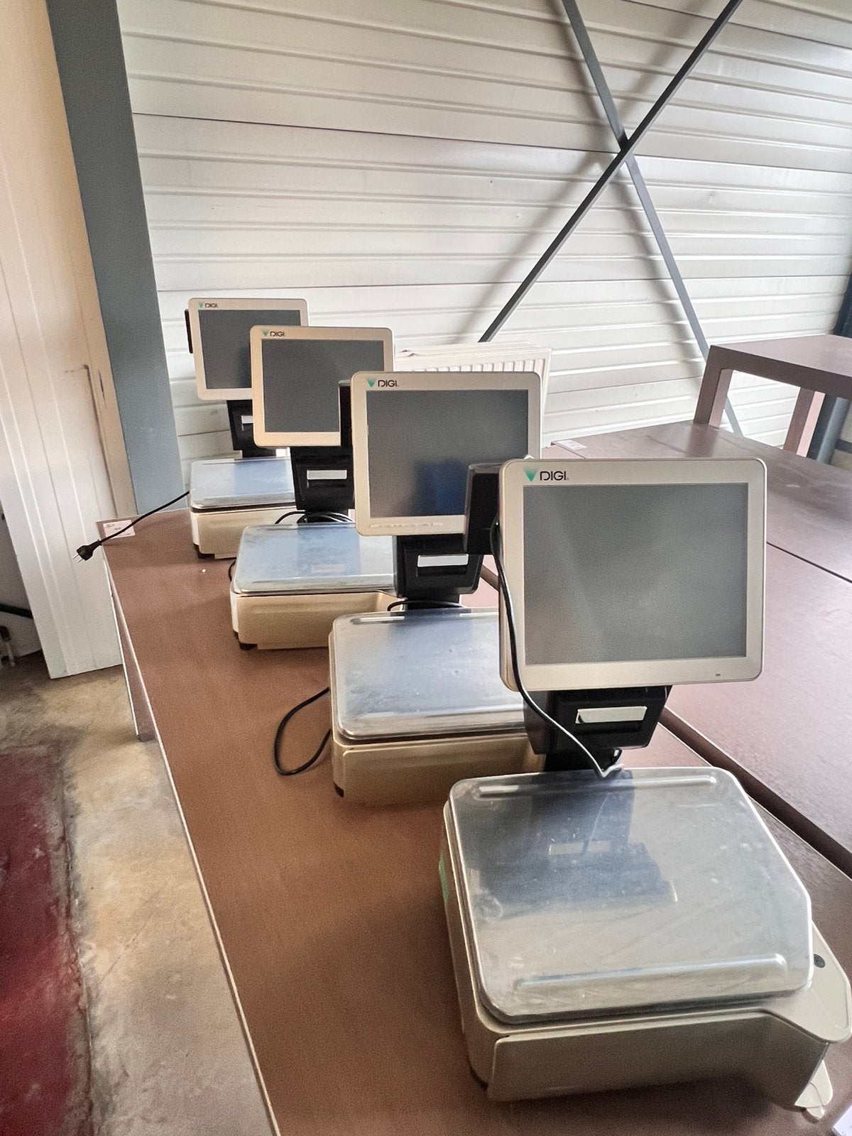 Partij DIGI winkelweegschalen met touchscreen – 4 stuks, Enlèvement, Comme neuf