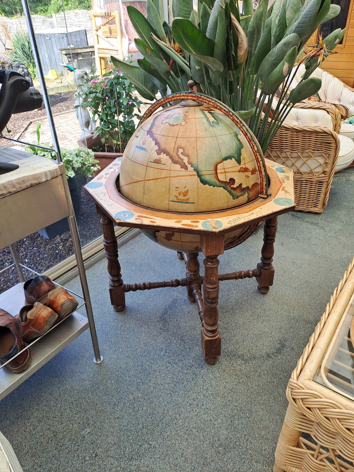 Meuble de bar Globe, Enlèvement