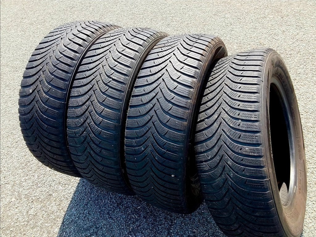 4 pneus hiver Hankook 185/65-15, 15 pouces, Pneus hiver, 185 mm, Pneu(s)