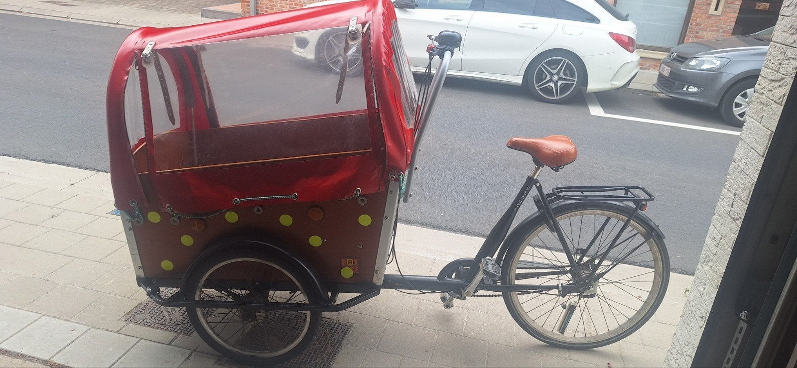 Nette houten driewiel bakfiets met huif en bankje, Fietsen en Brommers, Ophalen, Huif