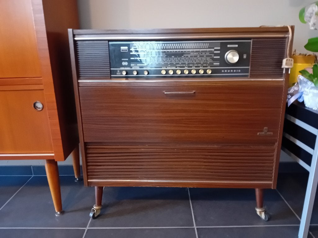 Vintage radio/platenspeler, Antiek en Kunst, Ophalen