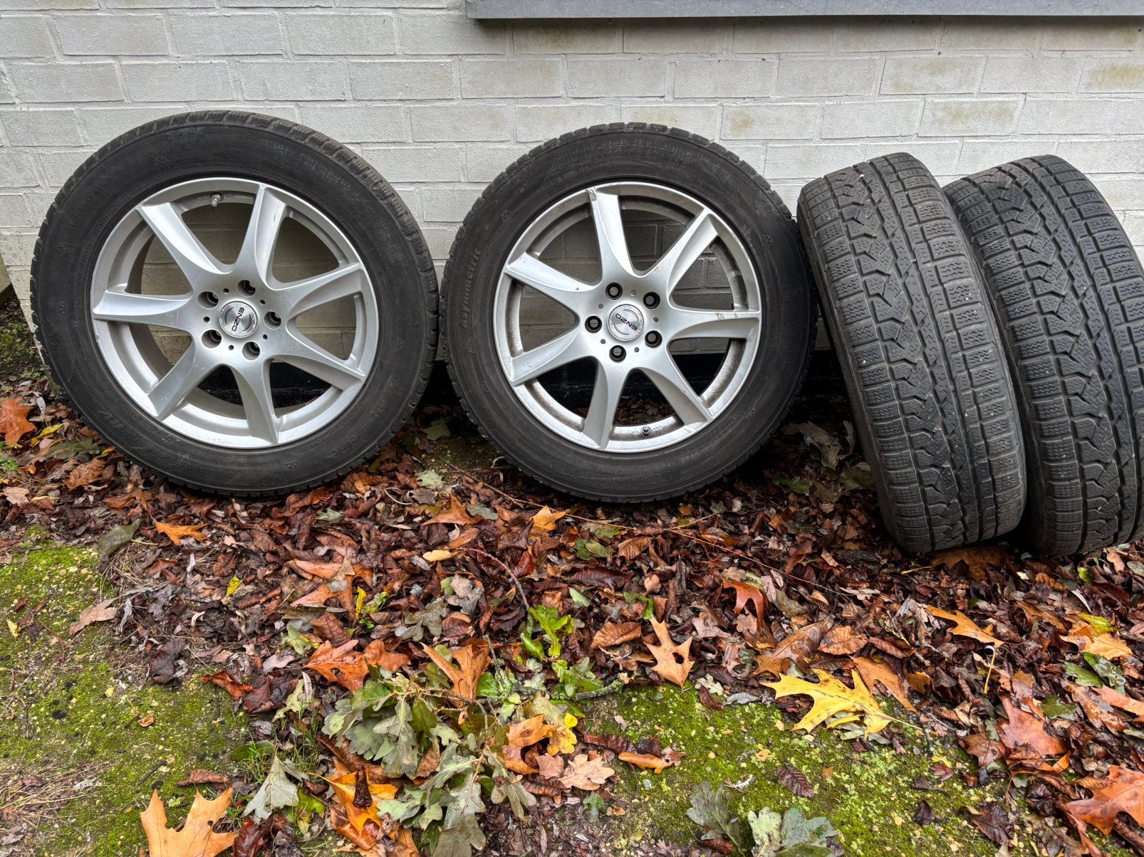 Winterbanden op Enzo velgen 215/60R17 96H, Ophalen, Winterbanden, Velg(en)