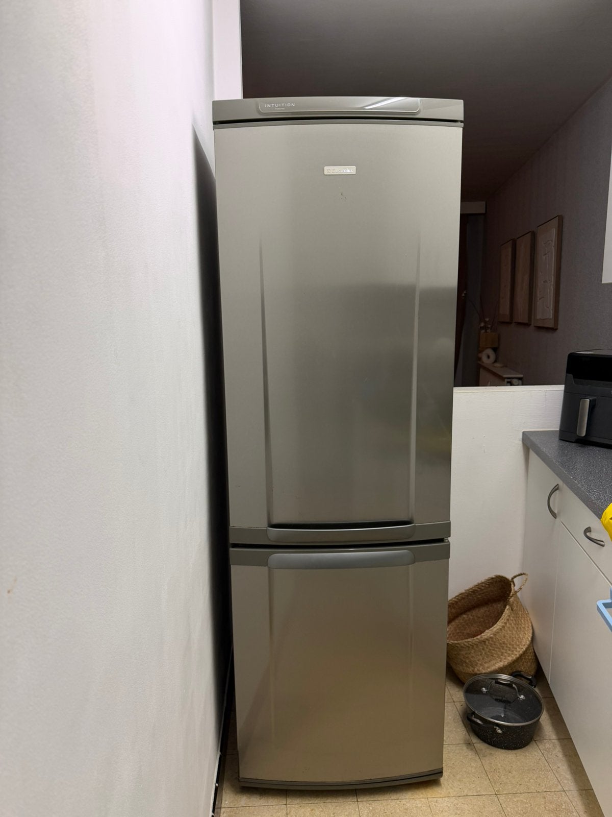 Electrolux koelkast met diepvries onderaan – €120, Ophalen, Gebruikt, Met vriesvak