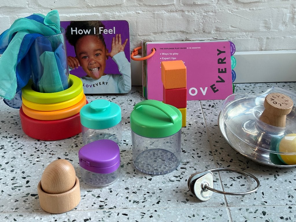 Lovevery box explorer 9-10 maand sensorisch speelgoed, Kinderen en Baby's, Speelgoed | Educatief en Creatief, Zo goed als nieuw