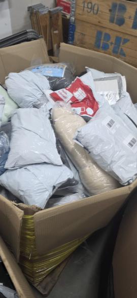 vos restes de vêtements, de palettes et de retours mystères, Divers, Lots de brocante, Neuf, Enlèvement