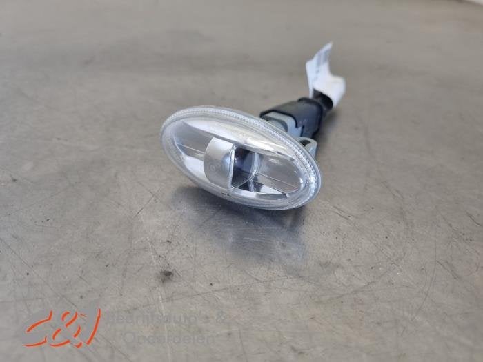 Clignotant protection avant droit d'un Peugeot Partner, -, 3 mois de garantie, Utilisé, -