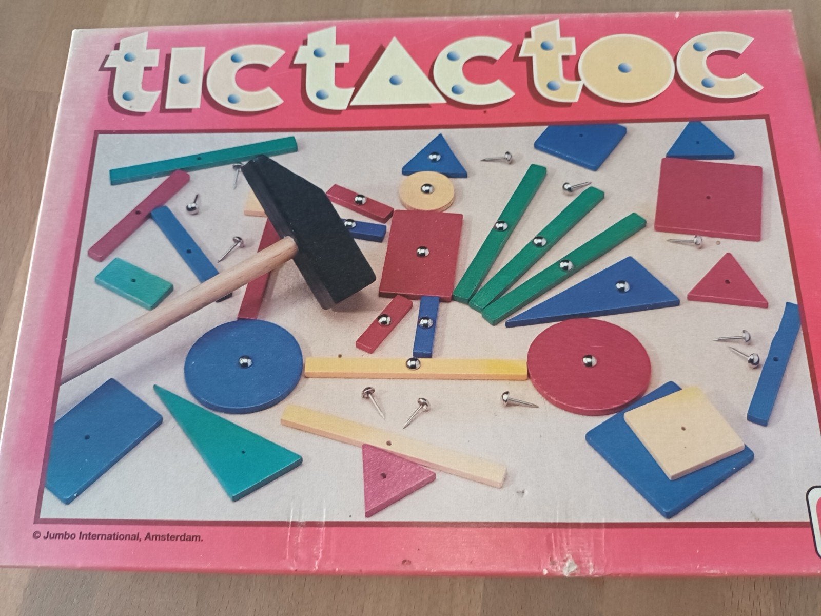 Tic tac tok hamerslag creatief, Enlèvement