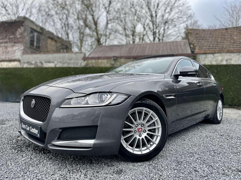 Jaguar XF 2.0 D E-Performance Prestige / EL. ZETELS / PANO, Autos, Cuir, Argent ou Gris, Achat, Euro 6