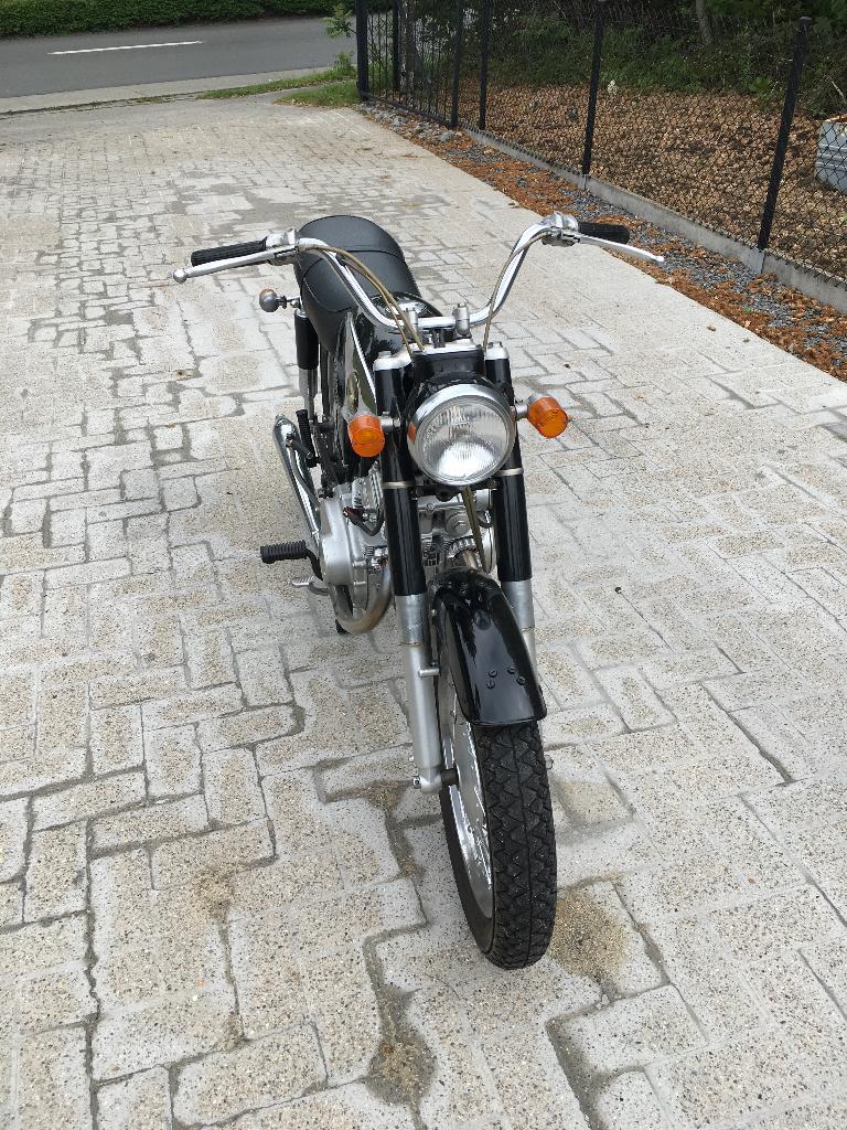 Honda CD 175 sloper (early model), Occasion, Jusqu'à 11 kW, 2 cylindres, Particulier
