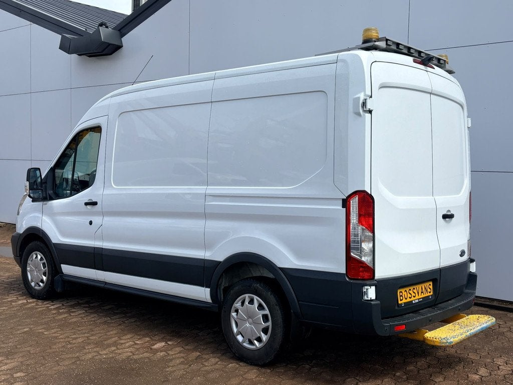 Ford Transit 2.0 TDCI 130PK Airco Cruise Control Parkeersens, Voorwielaandrijving, Zwart, 4 cilinders, 2800 kg