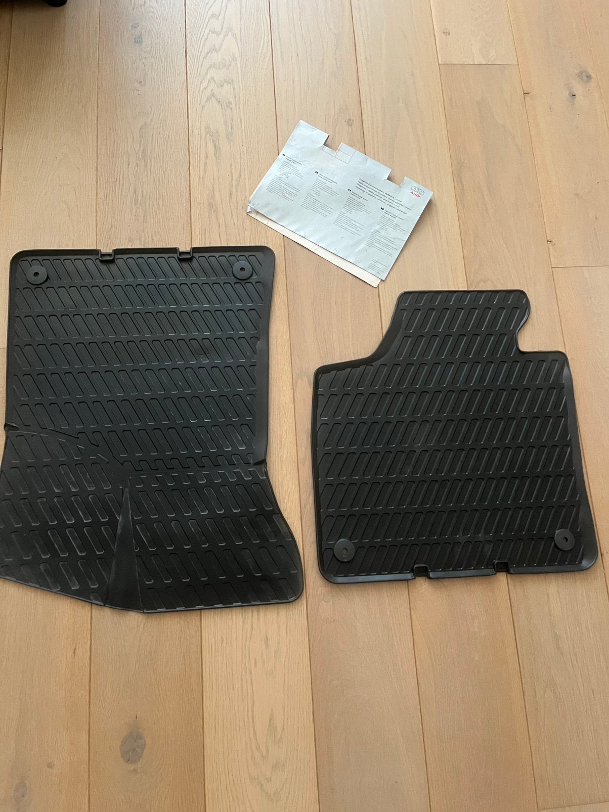 Tapis de sol avant d'origine Audi en caoutchouc (Lot de 2), Enlèvement, Neuf