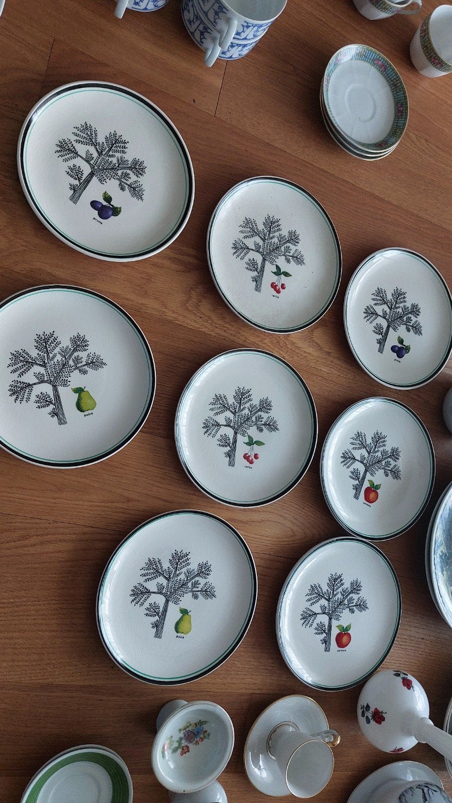 8 assiettes en porcelaine, Enlèvement, Comme neuf, Porcelaine, Service complet