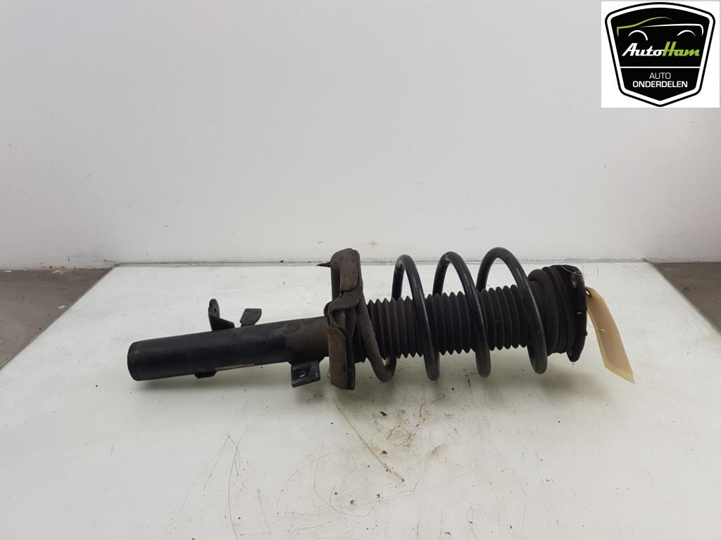 AMORTISSEUR OU ABSORBEUR DE CHOC AVANT DROIT Ford Focus 3, Utilisé, Ford